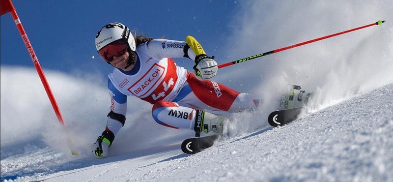 Belle victoire de Delia Durrer en géant FIS à Veysonnaz, Julie Deschenaux fantastique 3e!