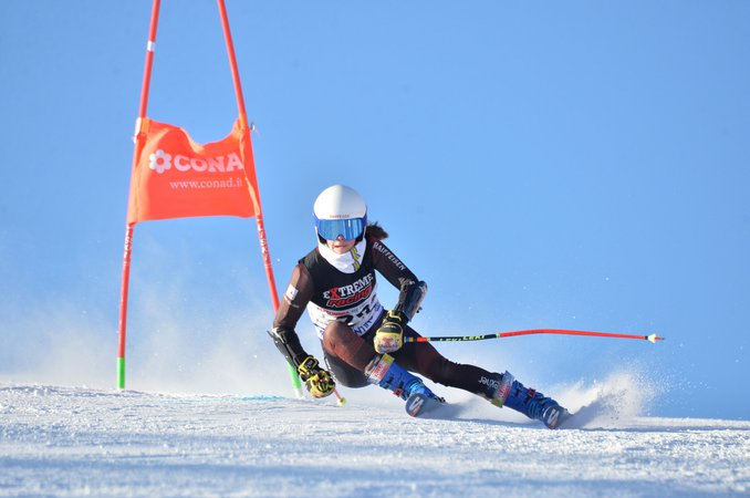 Juliette Fournier au pied du podium en slalom